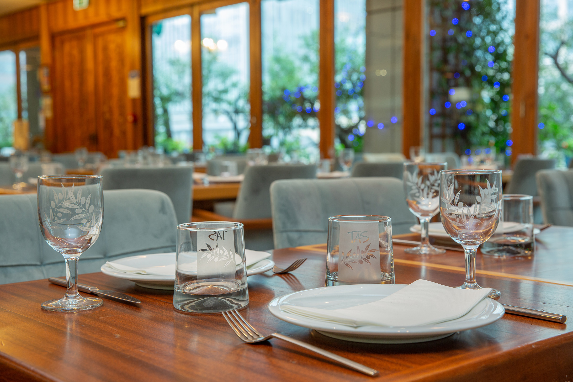 Hazev Restaurant Interior 8